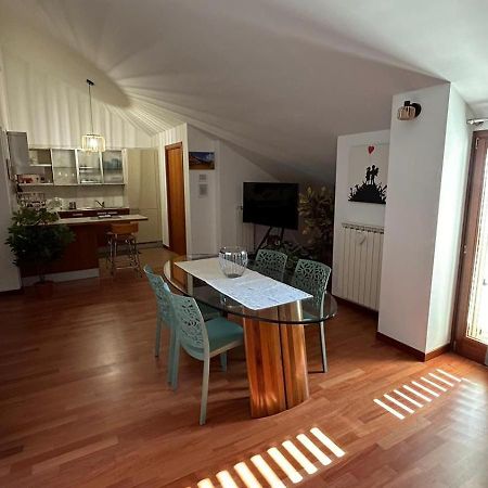 Apartamento Mansarda Luxury Tarento Exterior foto