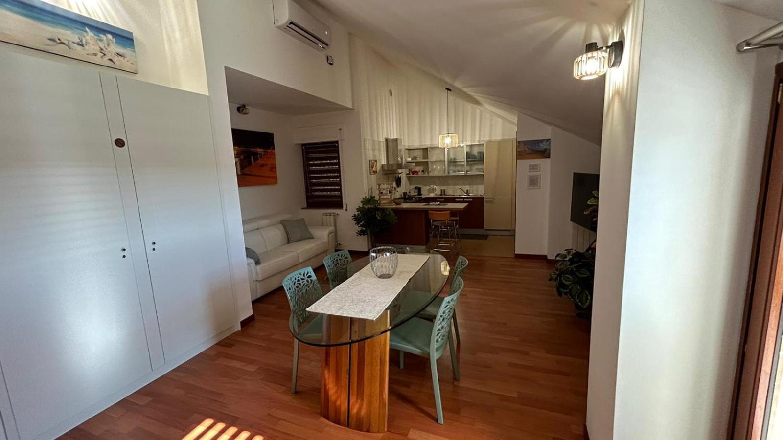 Apartamento Mansarda Luxury Tarento Exterior foto